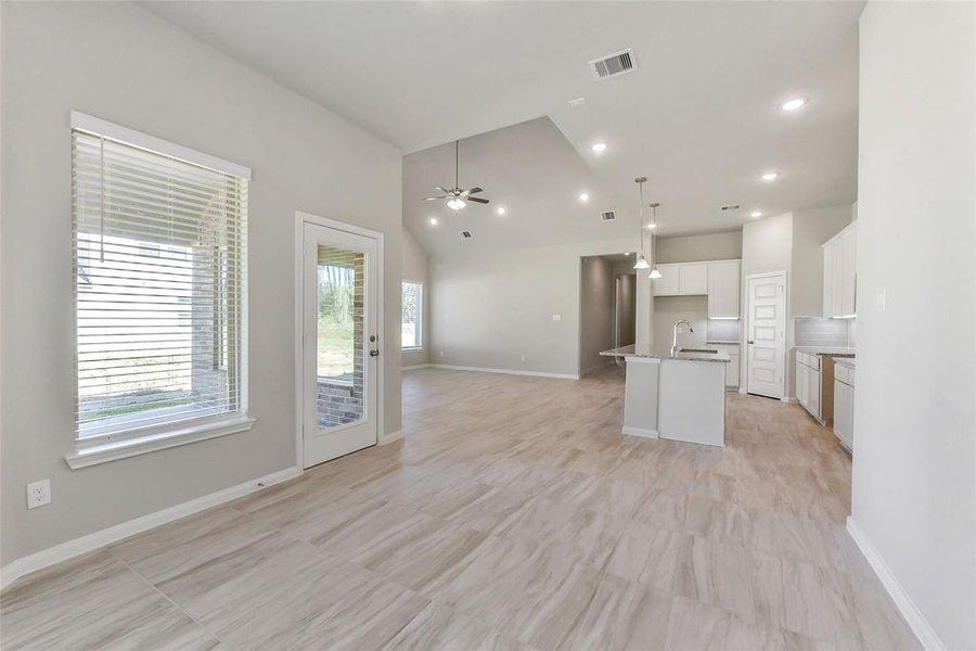 Spacious, unfurnished interior of a new home in Encino Estates, Dayton (Image 6). Spacious, unfurnished interior of a new home in Encino Estates, Dayton (Image 6).