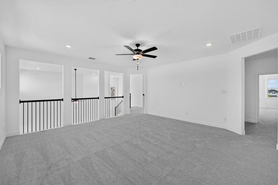 Spacious, unfurnished interior of a new home in Cross Creek Meadows, Celina (Image 37).