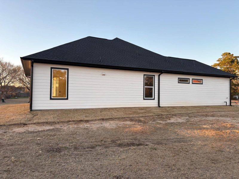 Exterior details and patio area of a home in , Livingston (Image 26).