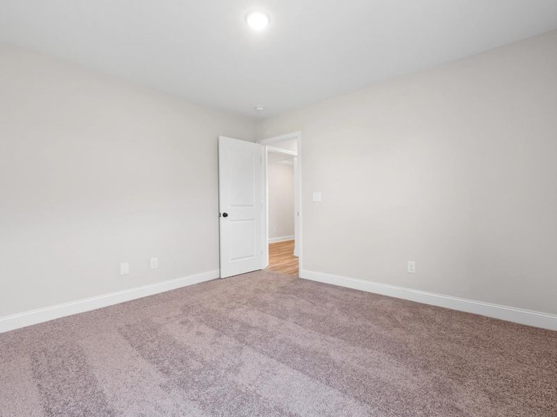 Spacious, unfurnished interior of a new home in Waverly Estates, Josephine (Image 23).