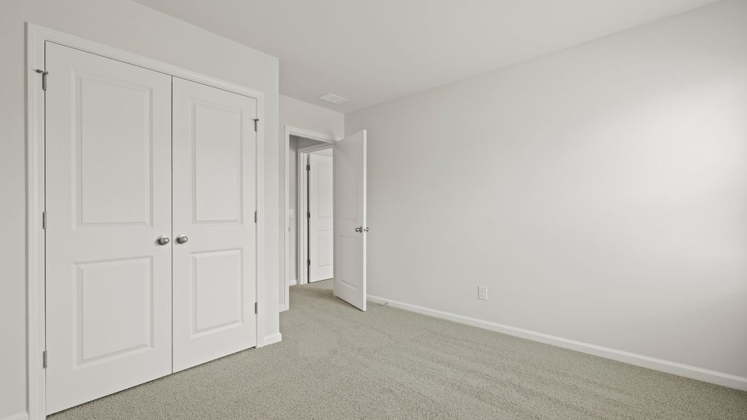 Spacious, unfurnished interior of a new home in Hillcrest, Ravenel (Image 15).