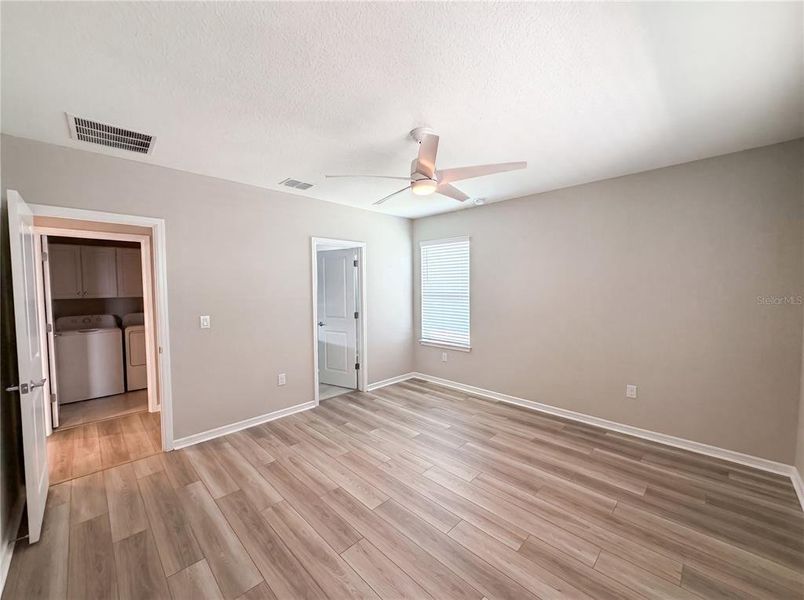 Spacious, unfurnished interior of a new home in Del Webb Stone Creek, Ocala (Image 14).