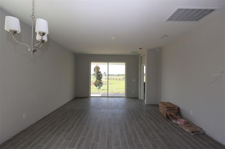 Spacious, unfurnished interior of a new home in Bay Lake Farms, St. Cloud (Image 24).