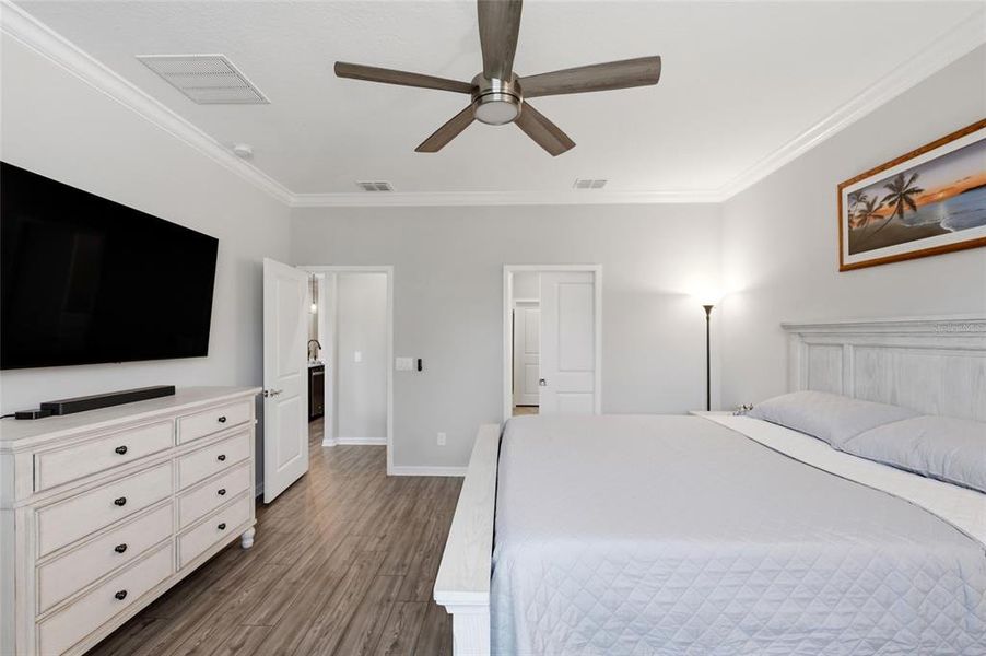 Furnished interior view inside a new home in , Kissimmee (Image 8).