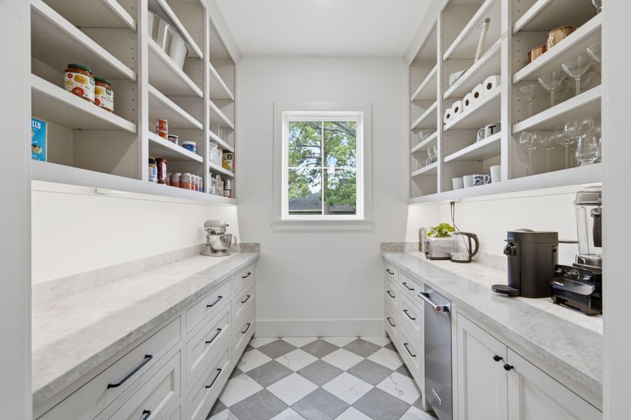 Walk-in Pantry of your DREAMS! You enter with doors with glass in area between the kitchen and didn't room. Walk-in Pantry of your DREAMS! You enter with doors with glass in area between the kitchen and didn't room.