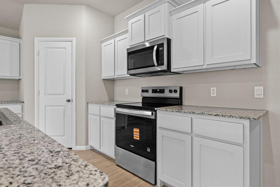 Furnished interior view inside a new home in Meadowbrook Estates, Cleburne (Image 11).