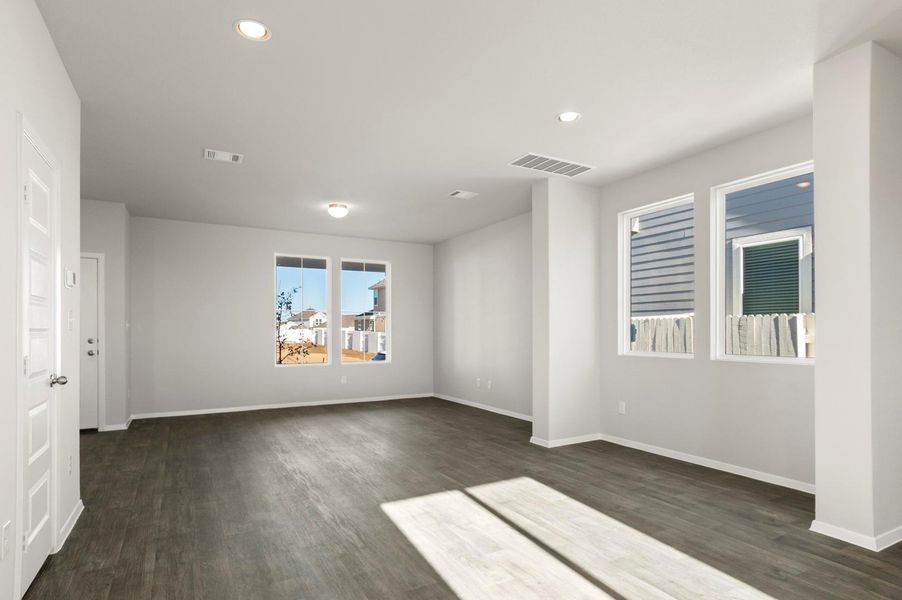 Spacious, unfurnished interior of a new home in Harvest Ridge, Elgin (Image 18). Spacious, unfurnished interior of a new home in Harvest Ridge, Elgin (Image 18).