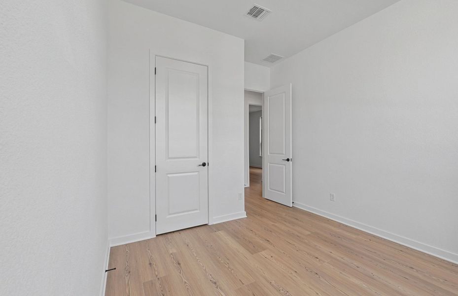 Representative unfurnished interior of a home built from the Boling by Pulte Homes in Kuempel Estates, Pflugerville (Image 45).