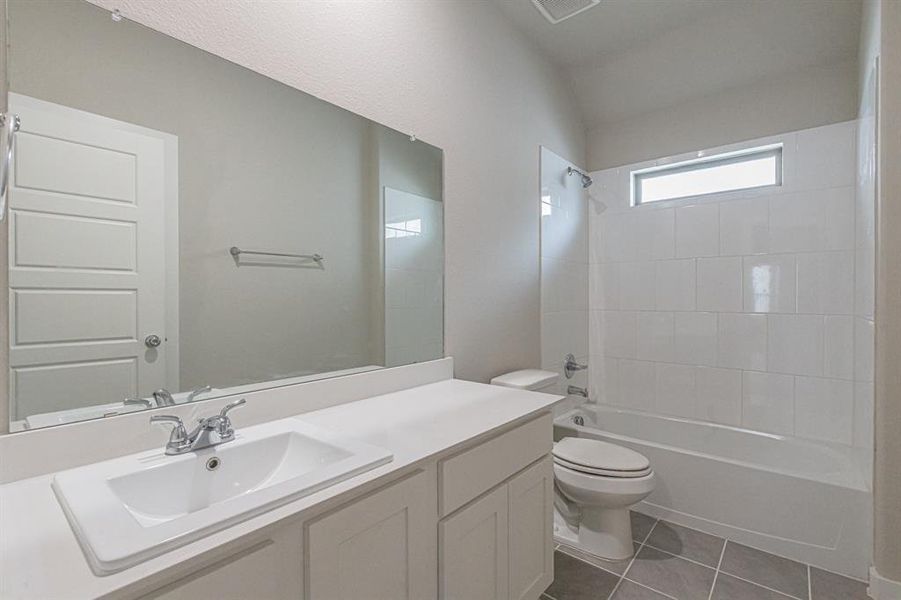 Furnished interior view inside a new home in Elevon, Lavon (Image 10).