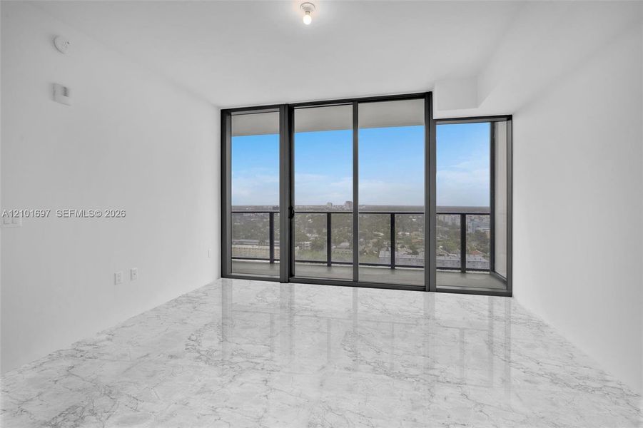 Spacious, unfurnished interior of a new home in , Hallandale Beach (Image 41).