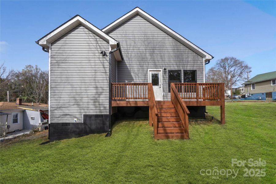 Rear Exterior Rear Exterior