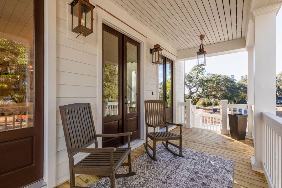 Exterior details and patio area of a home in Central Park, Charleston (Image 2).