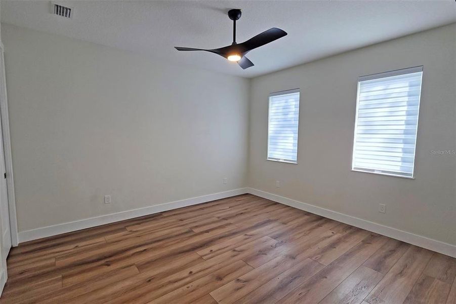 Spacious, unfurnished interior of a new home in , Sarasota (Image 71).