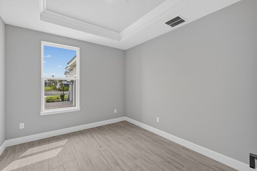 Spacious, unfurnished interior of a new home in Victoria Lakes, Odessa (Image 21).