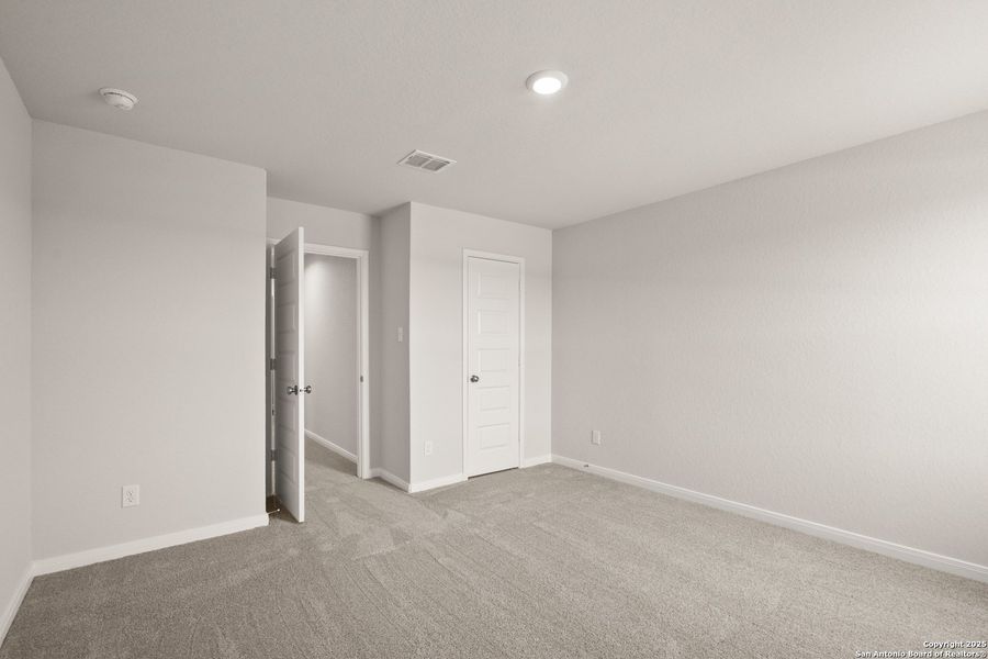 Spacious, unfurnished interior of a new home in Abbott Place, St. Hedwig (Image 24).