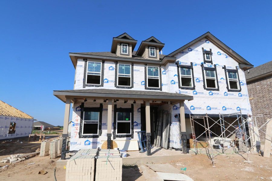 Two story home with 6 bedrooms, 4.5 baths, and 2 car tandem garage Two story home with 6 bedrooms, 4.5 baths, and 2 car tandem garage