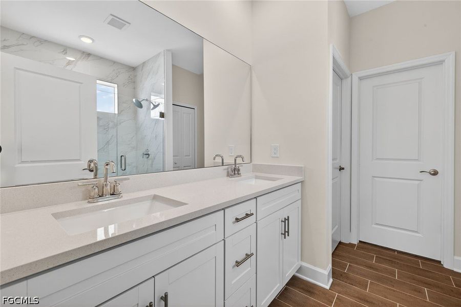 Furnished interior view inside a new home in Cape Coral, Cape Coral (Image 9).