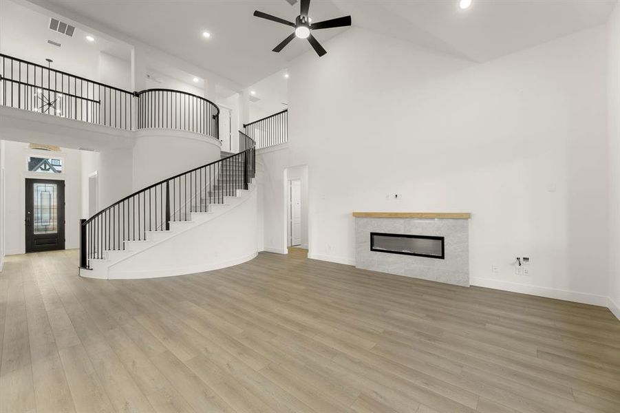 09. 2624 Shadybrook - Family (2) 09. 2624 Shadybrook - Family (2)