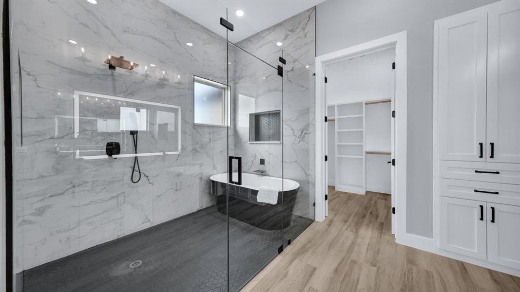 Furnished interior view inside a new home in , Weatherford (Image 35).