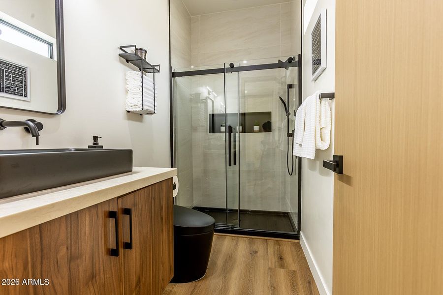 2536 E Indianola Ave-9