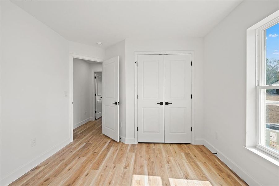 Spacious, unfurnished interior of a new home in , Weeki Wachee (Image 49).