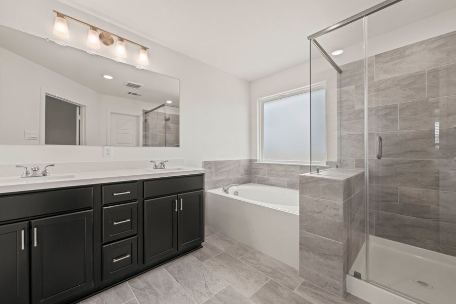 Furnished interior view inside a new home in Liberty Oaks, Waco (Image 6).