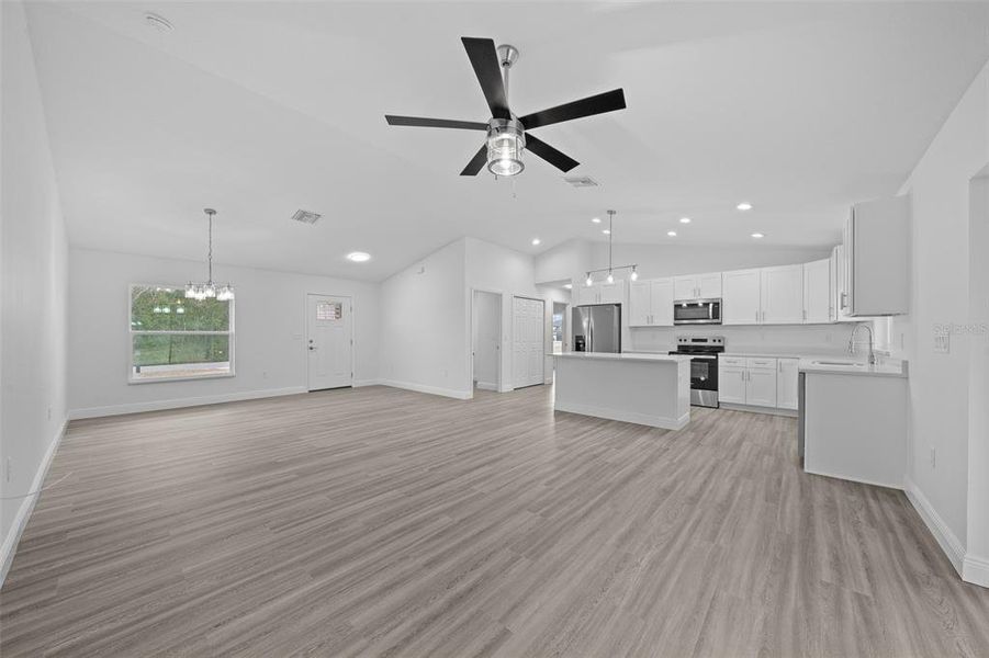 Spacious, unfurnished interior of a new home in , Ocala (Image 22).