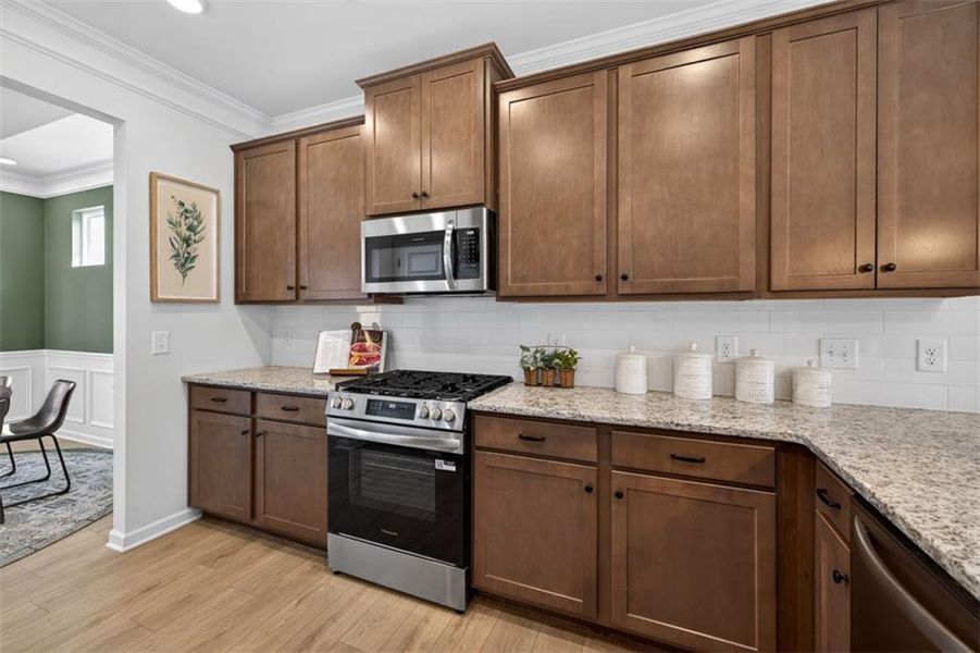Furnished interior view inside a new home in Oakmont, Dallas (Image 10).
