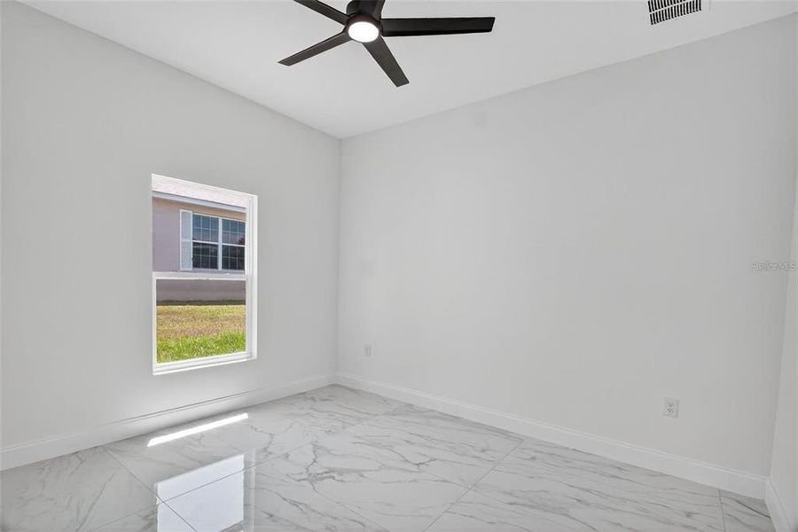 Spacious, unfurnished interior of a new home in , Umatilla (Image 12).