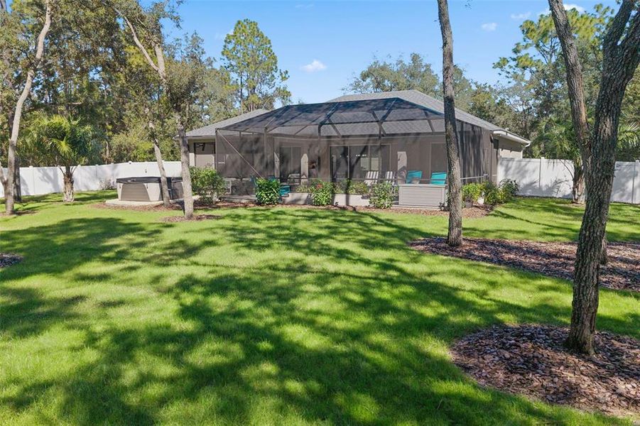 Community amenities in , Beverly Hills (Image 49). Community amenities in , Beverly Hills (Image 49).