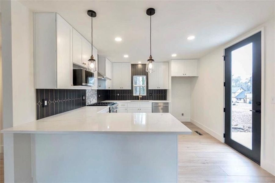 Furnished interior view inside a new home in , Lawrenceville (Image 13).