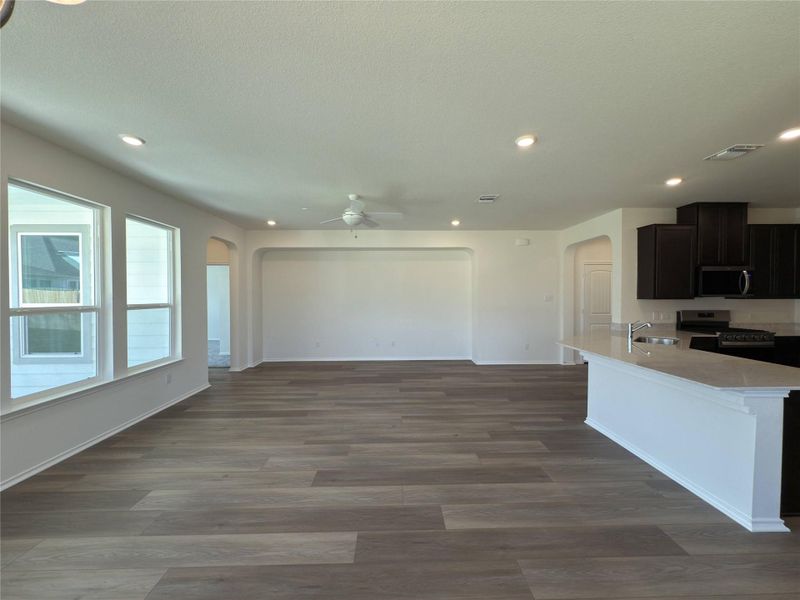 Spacious, unfurnished interior of a new home in River Bluff, Leander (Image 13). Spacious, unfurnished interior of a new home in River Bluff, Leander (Image 13).