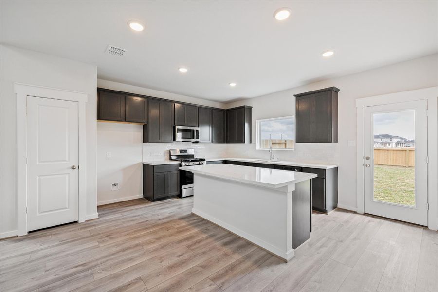 Furnished interior view inside a new home in Cielo, Conroe (Image 7).