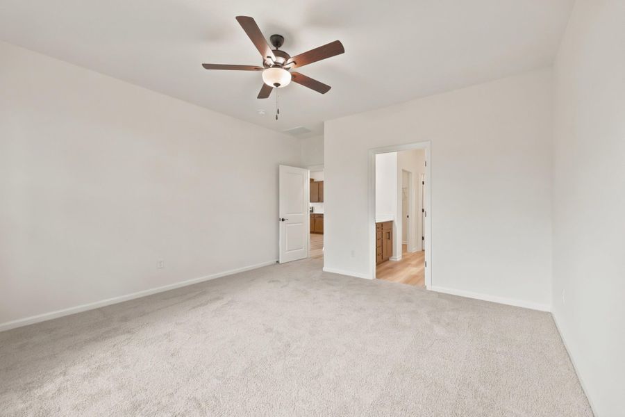 Spacious, unfurnished interior of a new home in Oak Grove, Conway (Image 33).