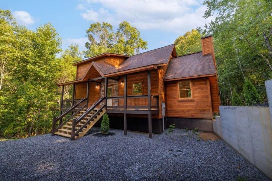 Front exterior of a new home in , Blue Ridge, GA, highlighting curb appeal (Image 18). Front exterior of a new home in , Blue Ridge, GA, highlighting curb appeal (Image 18).
