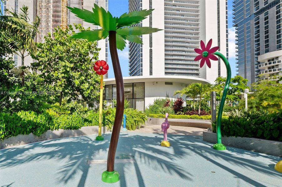 Condo located in Miami, FL showcasing its design and architecture (Image 4).