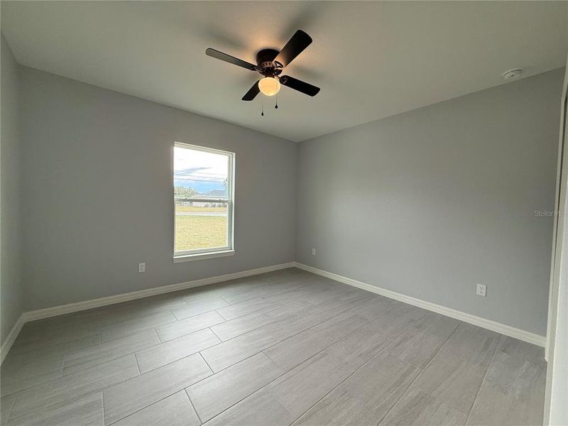 Spacious, unfurnished interior of a new home in , Dunnellon (Image 5).