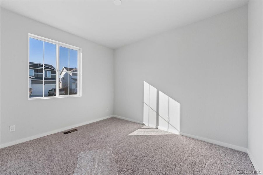 Spacious, unfurnished interior of a new home in Farmlore, Brighton (Image 14).