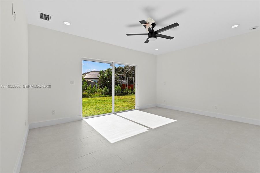Spacious, unfurnished interior of a new home in , Port St. Lucie (Image 28).