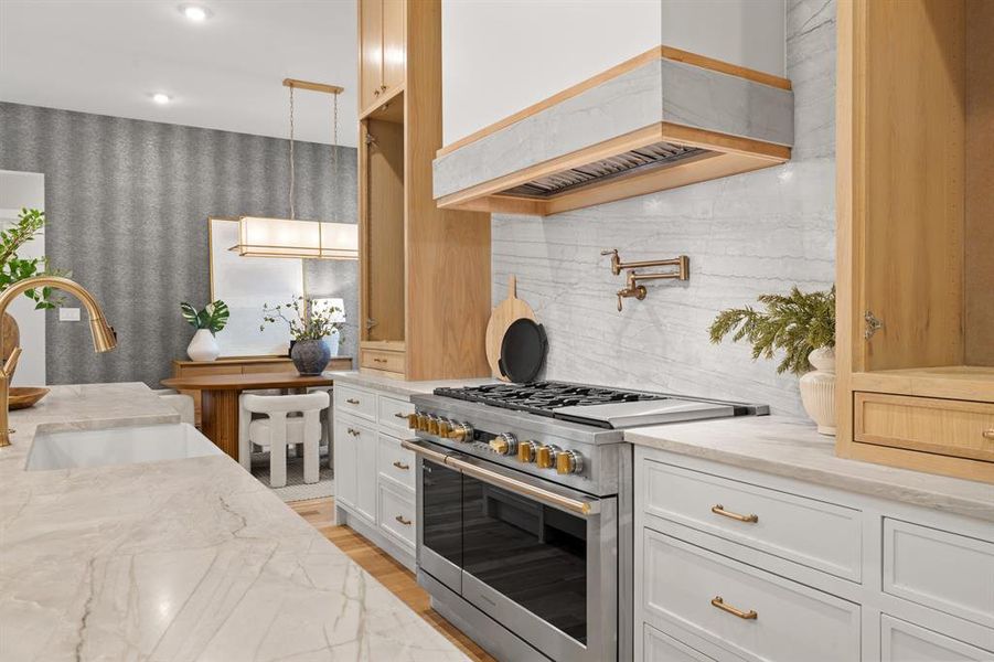 Furnished interior view inside a new home in , Dallas (Image 33).