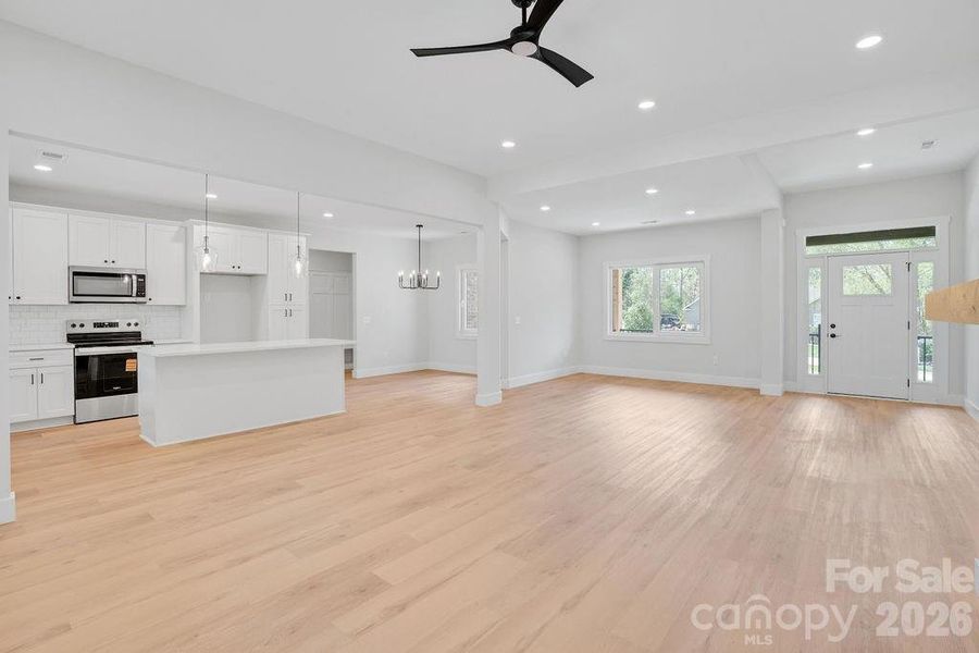 Spacious, unfurnished interior of a new home in , Dallas (Image 28). Spacious, unfurnished interior of a new home in , Dallas (Image 28).