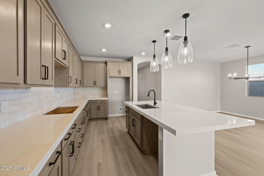 12)KITCHEN 12)KITCHEN