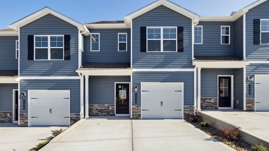 Image 21 of a home in Cherokee Crossing.