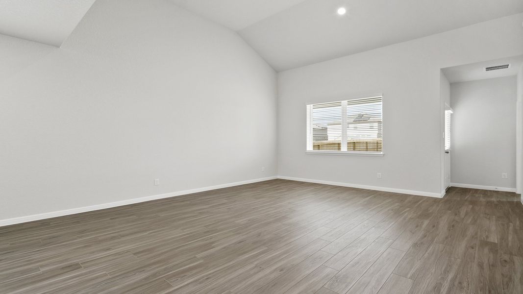 Spacious, unfurnished interior of a new home in Hunters Ranch, San Antonio (Image 14). Spacious, unfurnished interior of a new home in Hunters Ranch, San Antonio (Image 14).