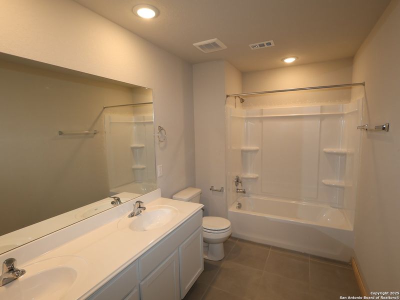 Furnished interior view inside a new home in Paloma Park, Converse (Image 15). Furnished interior view inside a new home in Paloma Park, Converse (Image 15).