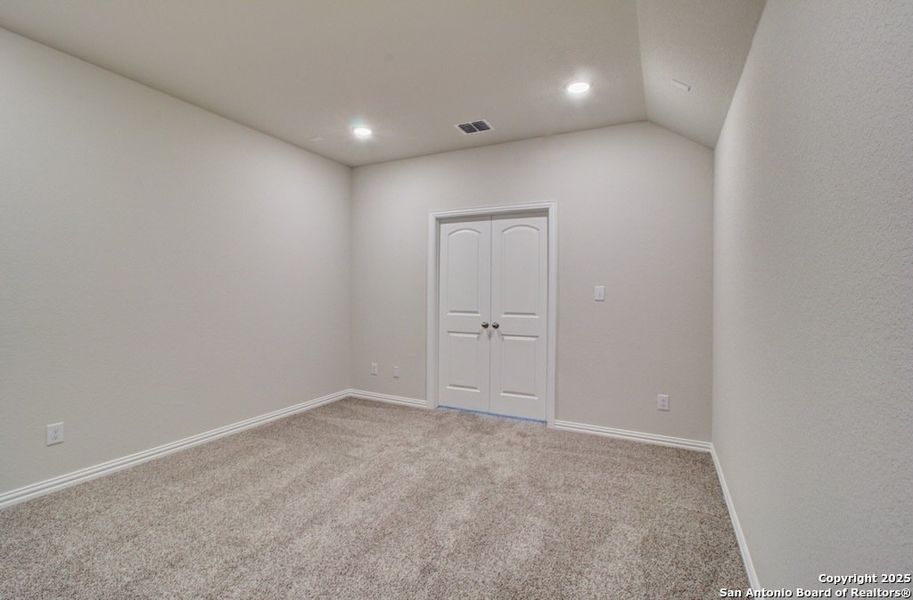 Spacious, unfurnished interior of a new home in Clear Creek, New Braunfels (Image 13).