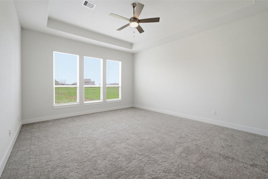 Spacious, unfurnished interior of a new home in Suncreek Estates, Rosharon (Image 18).