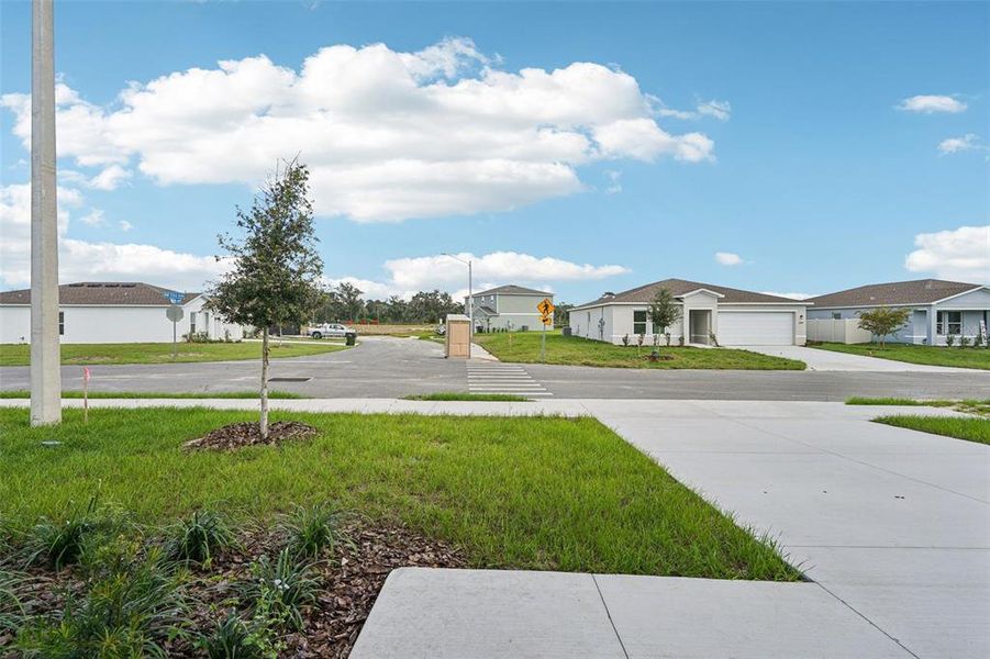 Image 10 of a home in West Oak.