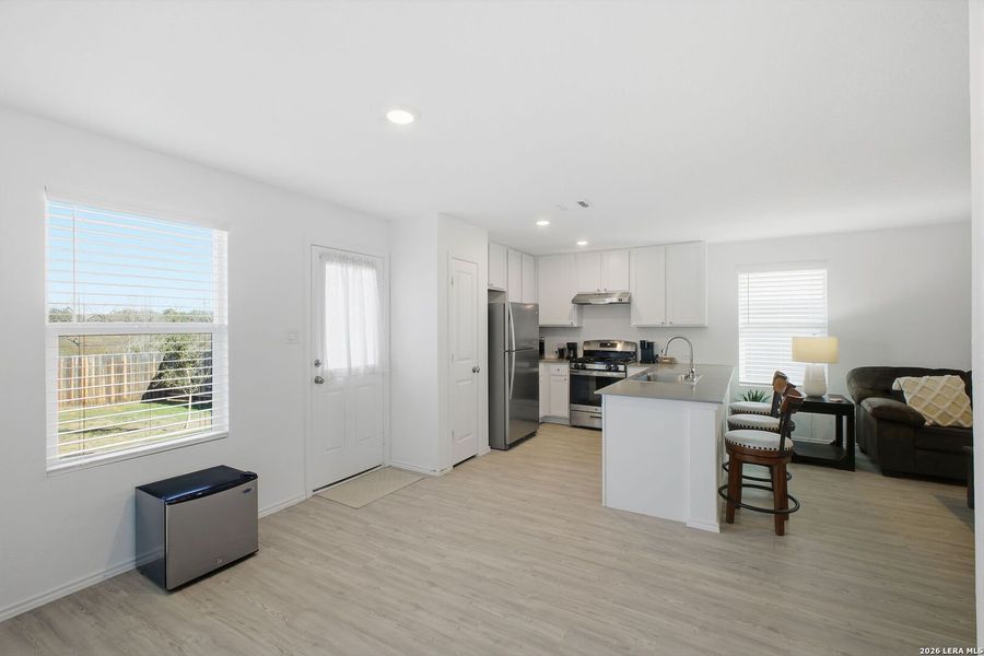 Furnished interior view inside a new home in Lodi Grove, Floresville (Image 8).