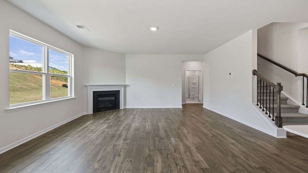Spacious, unfurnished interior of a new home in Woodglen, Piedmont (Image 19).